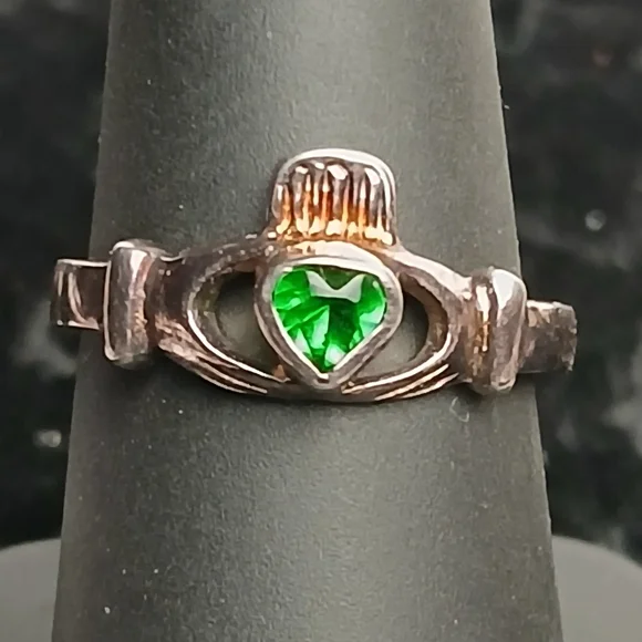 Green Heart Claddagh-Style Women's Ring - Rose Gold Sterling Silver - Picture 11 of 12